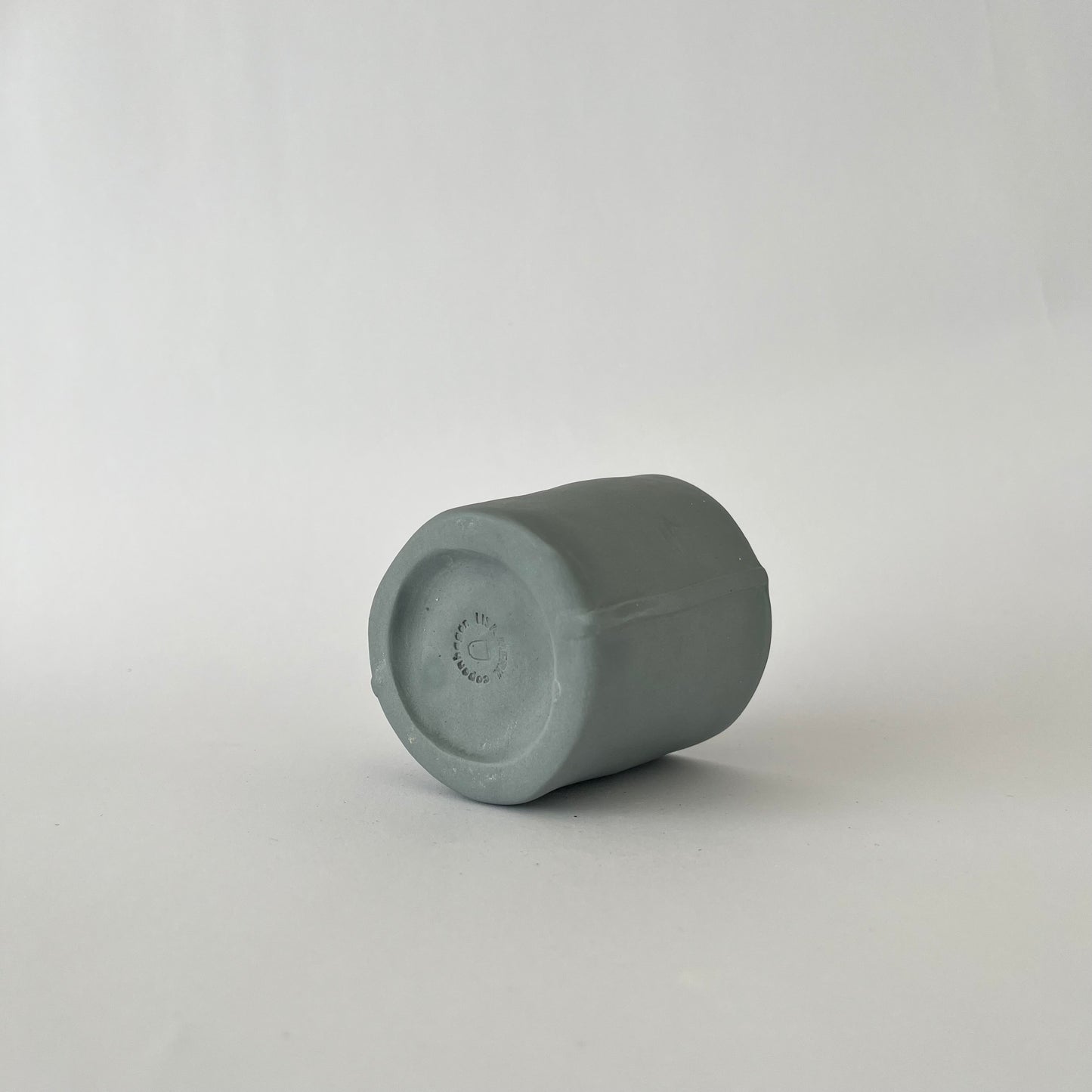 Wide line mug short